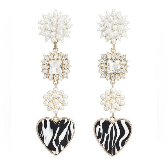 Anthropologie Jewelry - ⚜️ Elegant Black and White Heart Earrings